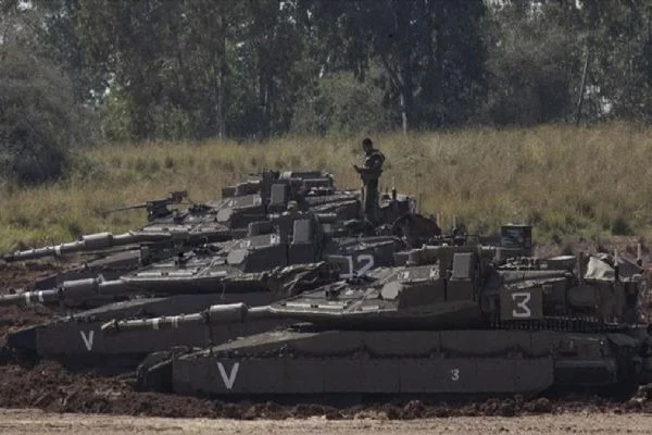 Lübnan duyurdu: İsrail'e ait 3 tank sınırı ihlal etti, çekilirken fosfor bombası kullandı