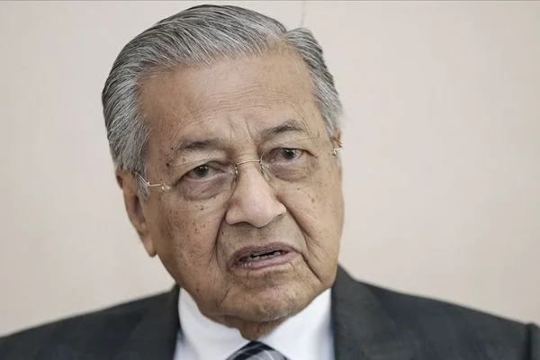 Malezya'nın eski Başbakanı Mahathir, yeni parti kurdu