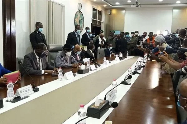 Mali'de darbecilerden devrik lider Keita'ya tedavi izni