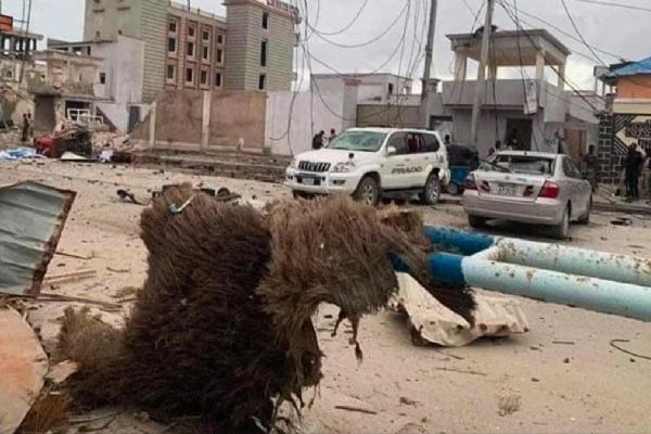 Mogadişu kana bulandı! Otele bomba yüklü araçla saldırı