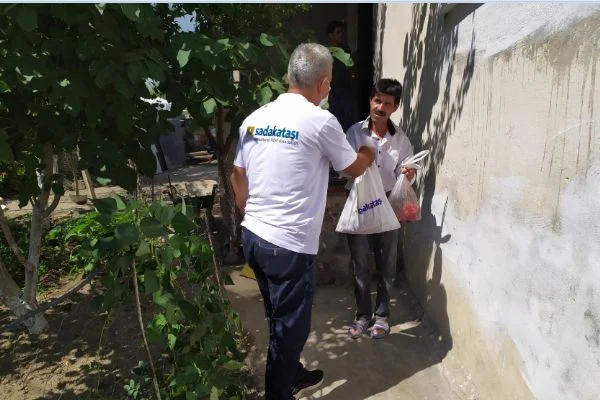 Sadakataşı bayram sevincini 32 ülkede yaşattı