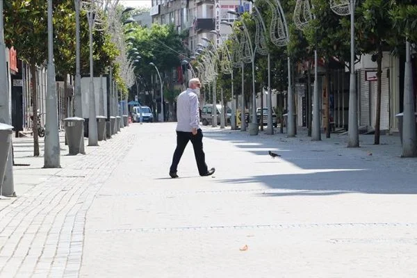 Sakarya'da koronavirüs tedbirleri kapsamında 65 yaş ve üstü vatandaşlara kısıtlama