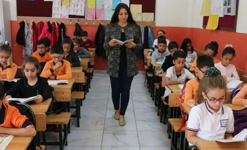 Salgın ortamında okullar açılacak mı?