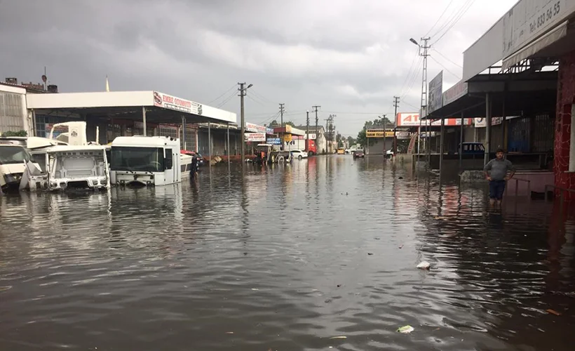 Şiddetli yağış, Samsun'da etkili oldu