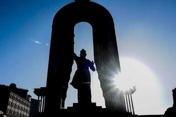 Tacikistan'da seçim heyecanı! İlk aday belli oldu