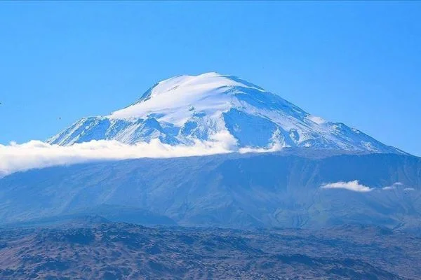 'Türkiye'nin çatısı'na mevsimin ilk karı yağdı