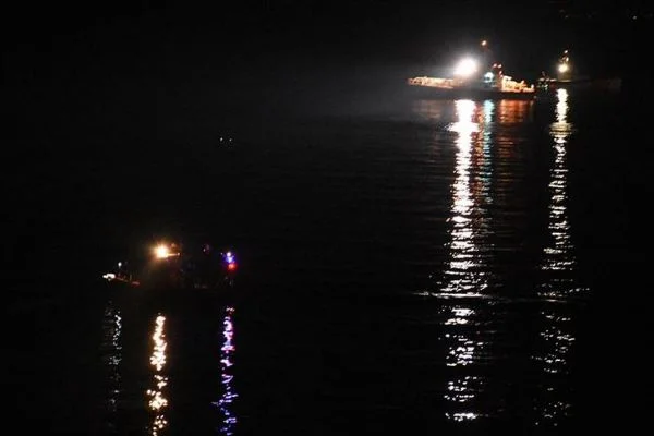 Yunanistan'ın Herke Adası açıklarında düzensiz göçmenleri taşıyan bot battı