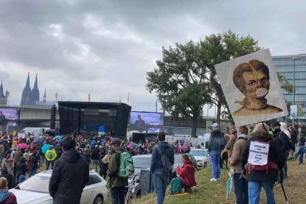 Almanya'da Kovid-19 protestosu