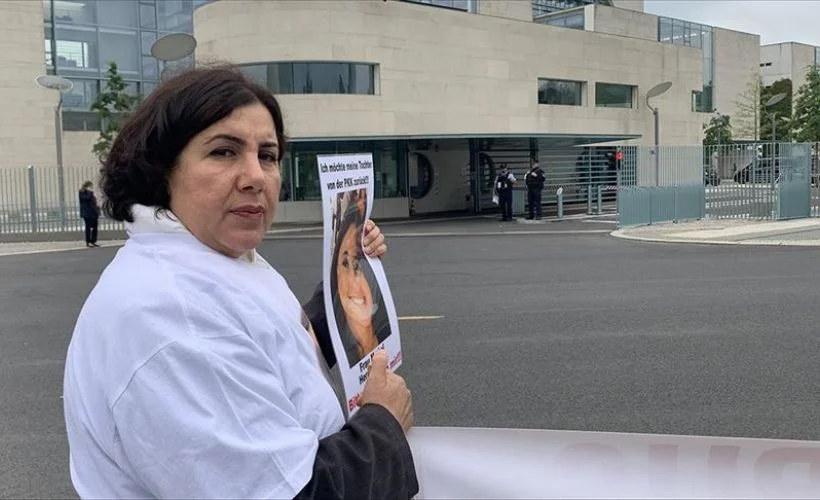 Almanya'da terör örgütü PKK tarafından kızı kaçırılan annenin eylemi sürüyor