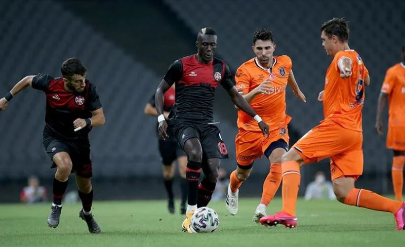 Başakşehir'i yenen Fatih Karagümrük lider oldu