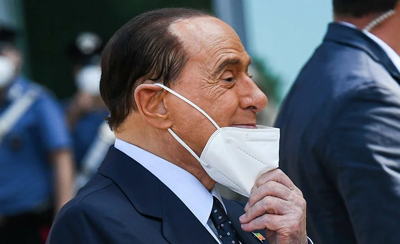 Berlusconi ikinci defa koronaya yakalandı