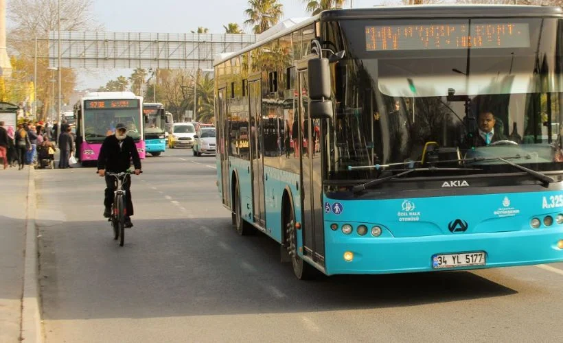Bisiklet, İstanbul'da ulaşımın bir parçası haline geliyor.