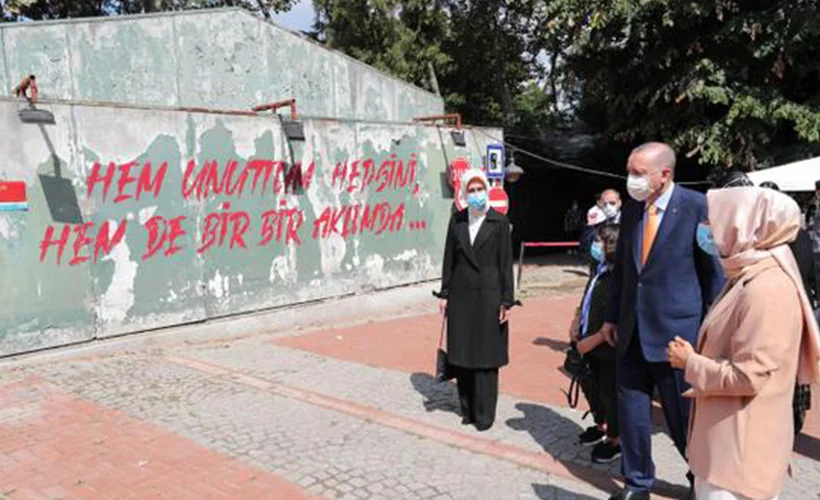 Cumhurbaşkanı Erdoğan, sergi gezdi