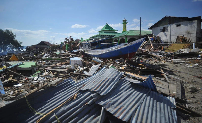 Endonezya'da 6,2 büyüklüğünde deprem