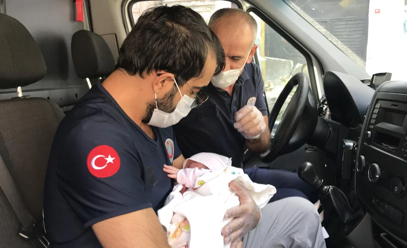 Fatih'te sokağa terk edilmiş bir bebek bulundu