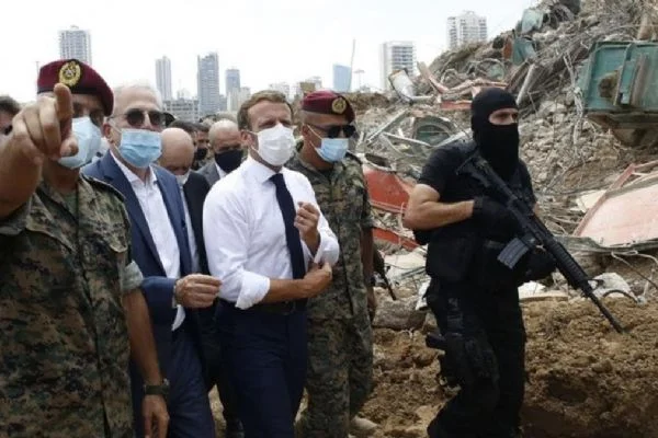 Fransa Cumhurbaşkanı Macron Beyrut'a yaptığı ikinci ziyareti protestoların gölgesinde sürüyor