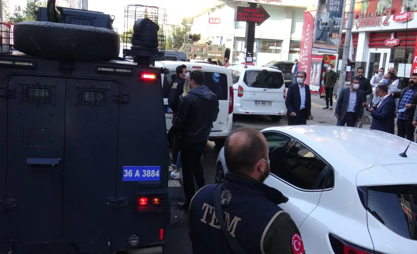 HDP'li Kars Belediye Başkanı Ayhan Bilgen gözaltına alındı