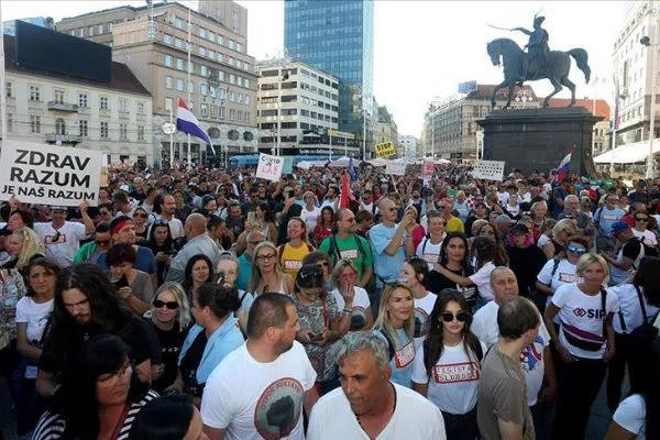 Hırvatistan'da Kovid-19 önlemlerine karşı 'Özgürlük Festivali' düzenlendi