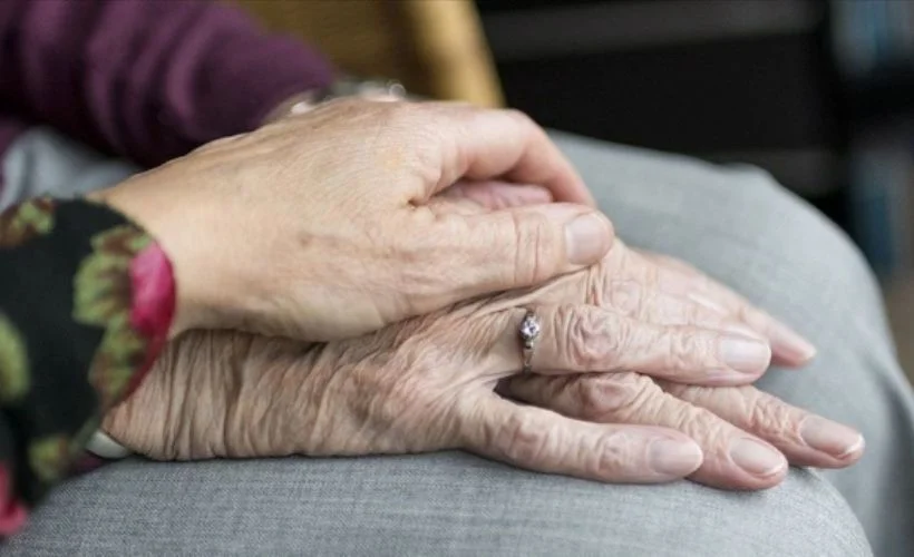 Huzurevlerindeki COVID-19 önlemlerinin süresi uzatıldı