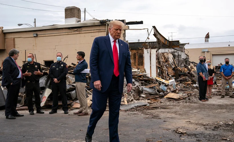 Kenosha'da Trump'ın ziyareti sonrası 'polisi tutuklayın' sloganları