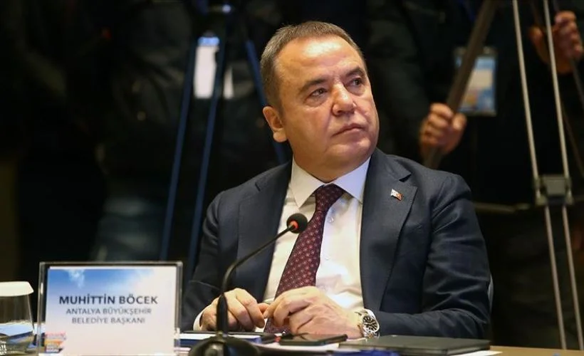 Muhittin Böcek'in tedavisi yoğun bakımda sürüyor