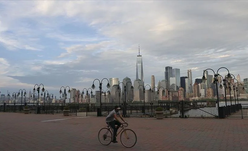 New York'ta okulların açılması ikinci kez ertelendi