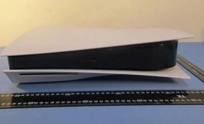 Playstation 5'ten ilk gerçek fotoğraf yayınlandı