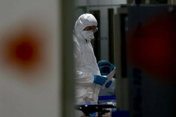 Rusya'da koronavirüs vakaları 1 milyon 97 bini geçti