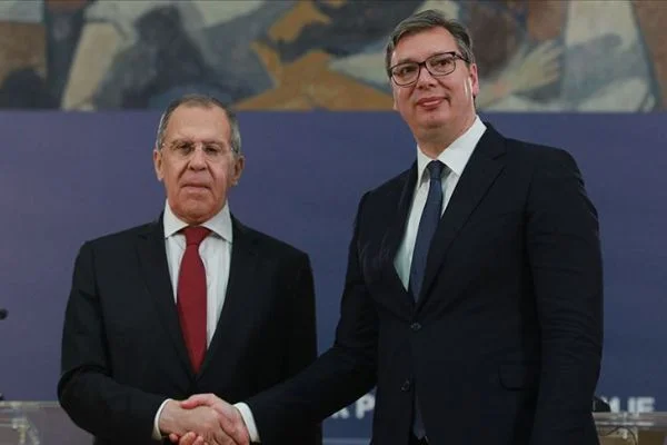 Rusya Dışişleri Bakanı Lavrov ve Sırbistan Cumhurbaşkanı Vucic telefonda görüştü
