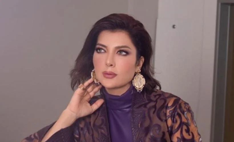Şarkısında 'hadis-i şerif' seslendiren şarkıcıya büyük tepki