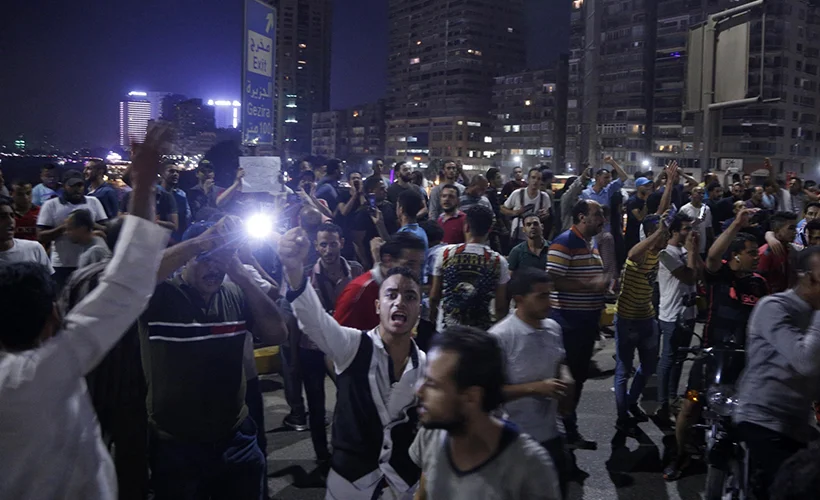 Sisi yönetimine, ruhsatsız bina yıkımı protestosu
