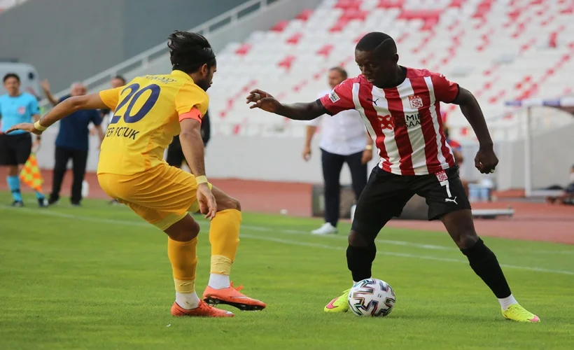 Sivasspor evinde puan kaybetti