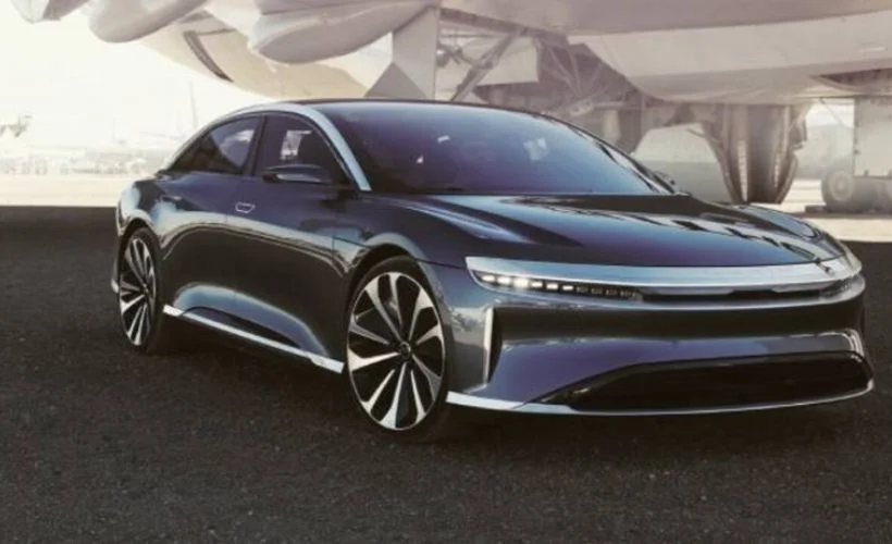 Tesla'nın rakibi Lucid Motors yeni elektrikli aracı Air'i tanıttı.