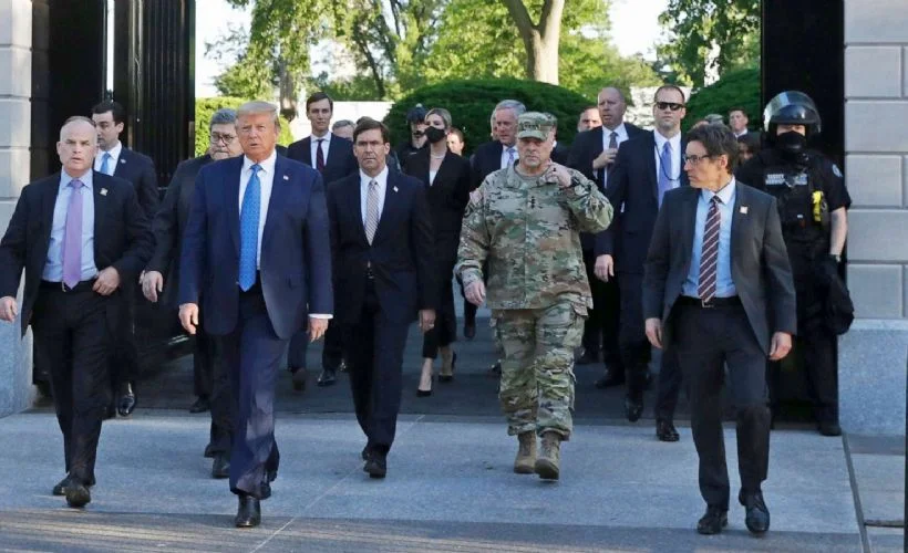 'Trump Orduyu Sokağa Dökebilir' Korkusu
