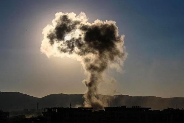 Yemen-Suud gerilimi şiddetleniyor! En az beş noktayı vurdular