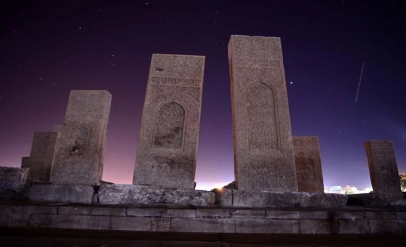 Ahlat Selçuklu Meydan Mezarlığı'ndan etkileyici kareler...
