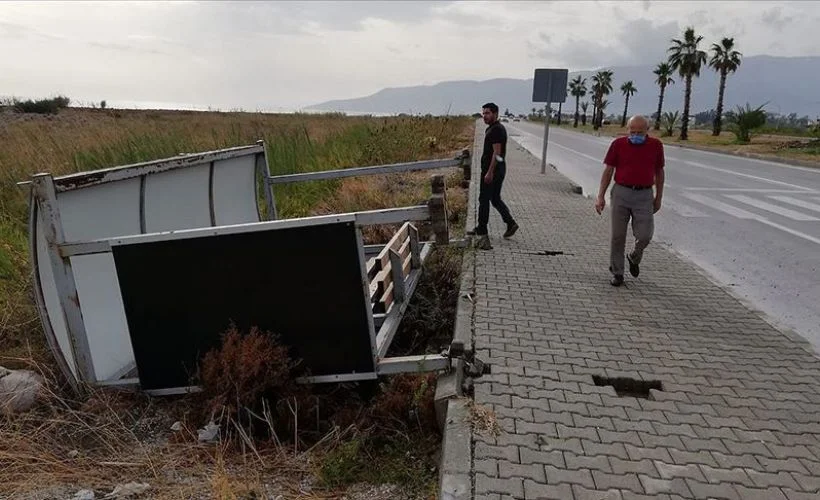 Antalya'da kuvvetli rüzgar ve dolu can aldı