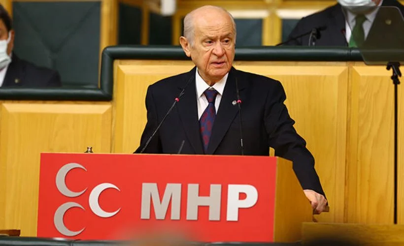 Bahçeli sözlerini unuttu, salonda gülüşmelere neden oldu