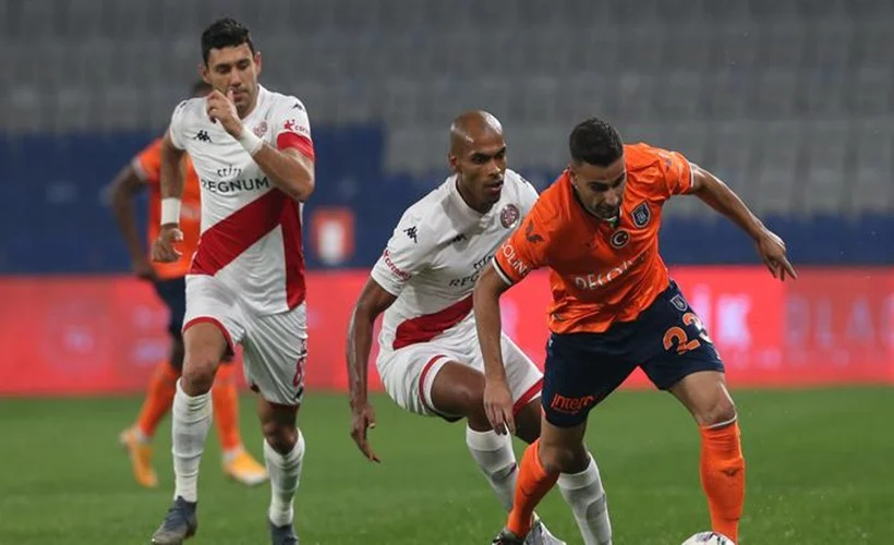 Başakşehir, Antalya'da vites artırdı