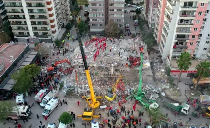 Bayraklı'daki Doğanlar Apartmanı neden olduğu yere çöktü?