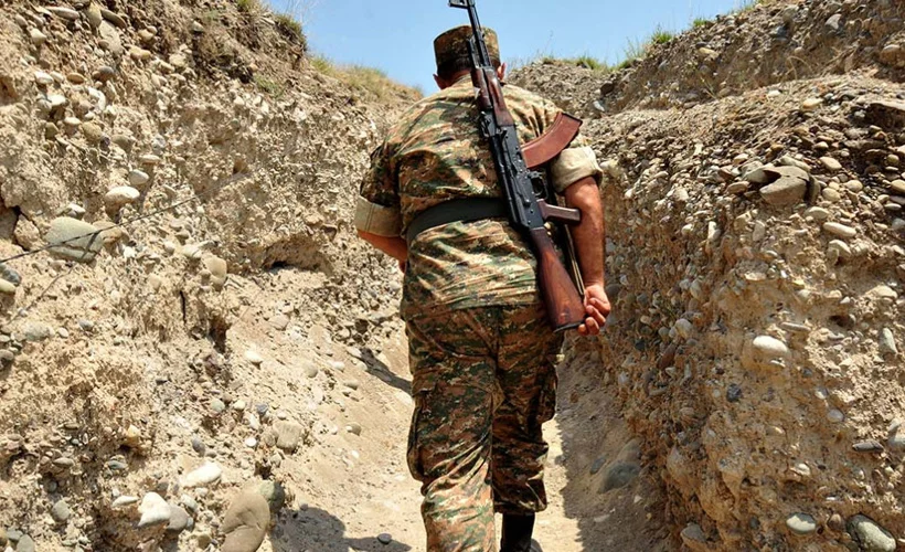 Ermenistan, Berde şehir merkezini vurdu: Çok sayıda dükkan ve araç yanıyor