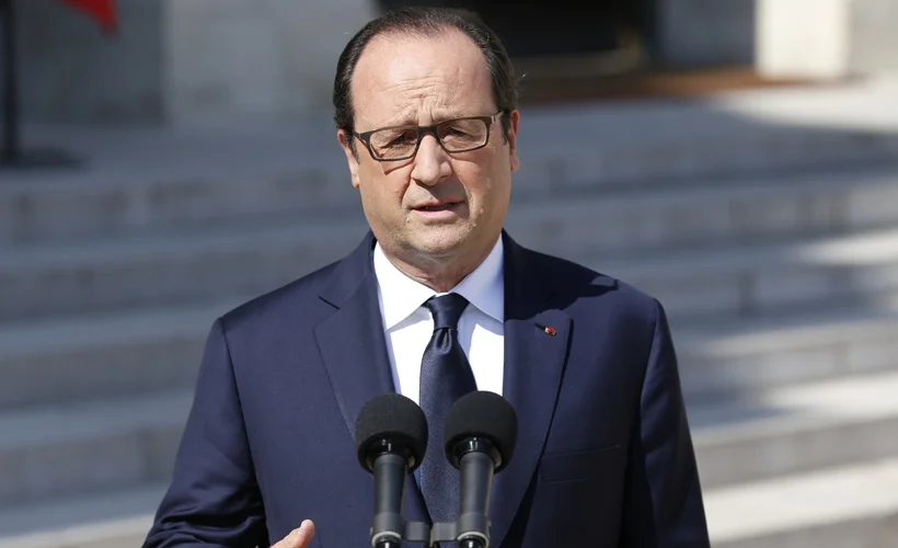 Fransa'nın eski lideri Hollande: Müslümanlarla teröristleri bir tutmayalım