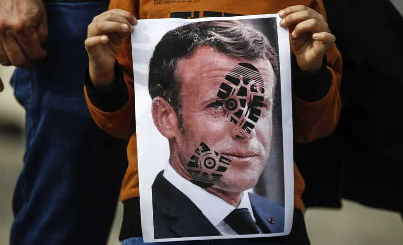 Fransız siyasi ve akademisyenlerden Macron'a tepki