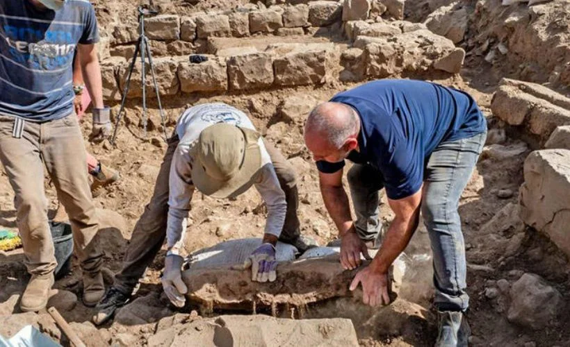 Golan Tepeleri'nde 1700 yıllık yazılı taş bulundu