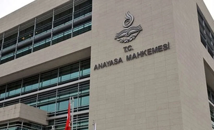 Gözler, bugün olağanüstü toplanacak Anayasa Mahkemesi'nde