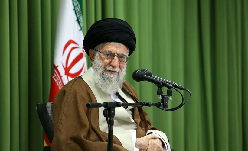 Hamaney'den Ruhani'yi eleştiren muhafazakarlara tepki