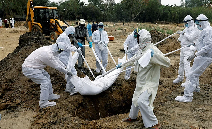 İran'da koronavirüs ölümleri 32 bini aştı