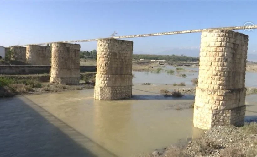 İşgalden kurtarılan bölgedeki barajın kapakları 30 yıldan sonra yeniden açıldı