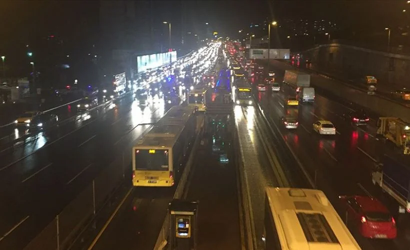 İstanbul'da metrobüs kazası