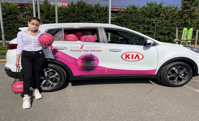KIA'dan kadın müşterilerine 'Pembe Top'